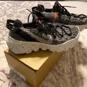 Women’s Nike Space Hippie 04